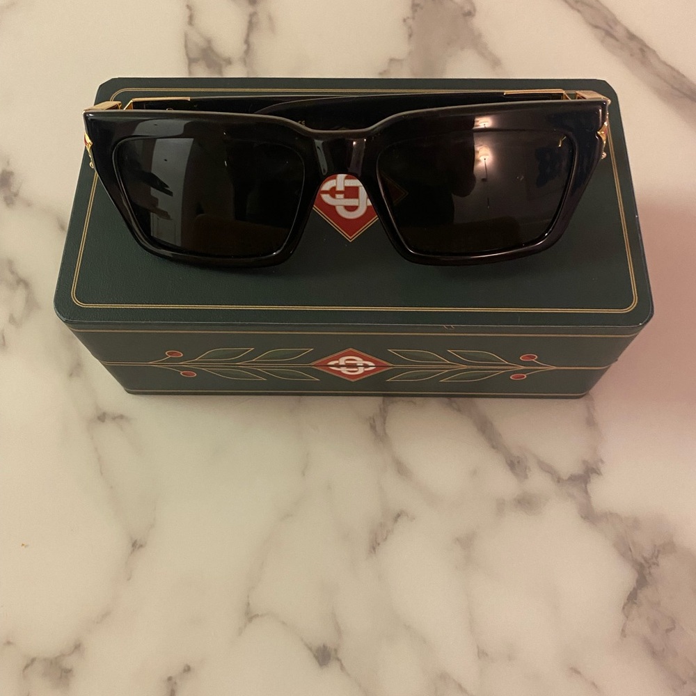 Casa Blanca Black Sunglasses with side detail